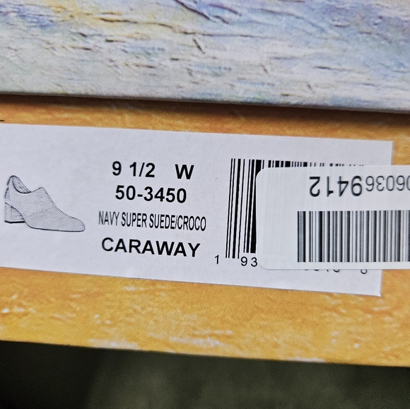 Wide Navy Bella Vita Caraway shooties - Picture 6 of 6